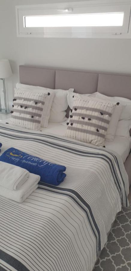 אדחה Luxury Apartment In Island Village מראה חיצוני תמונה