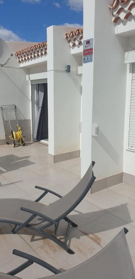 אדחה Luxury Apartment In Island Village מראה חיצוני תמונה