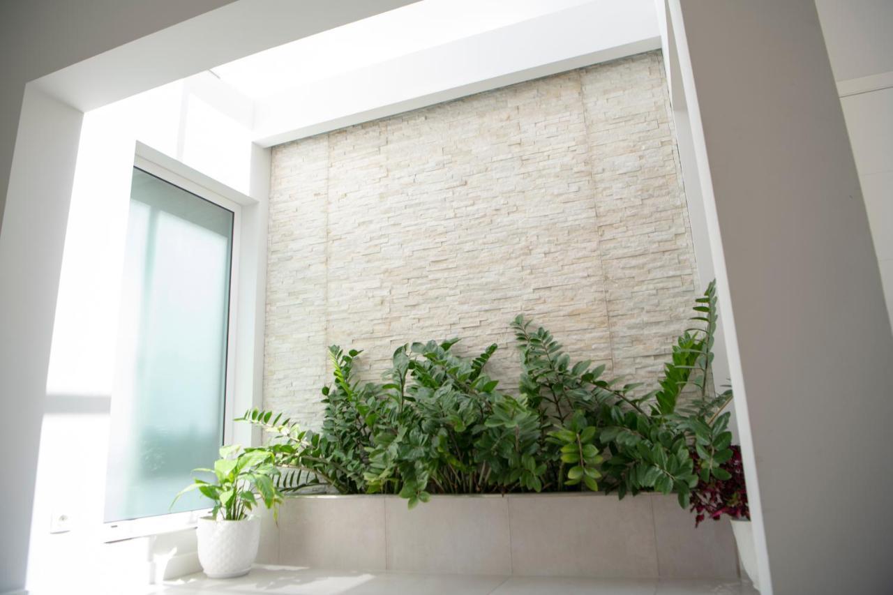 אדחה Luxury Apartment In Island Village מראה חיצוני תמונה